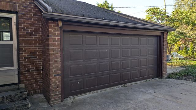 2221 Meadowwood Drive, Toledo, OH 43606