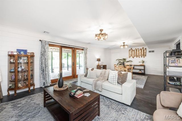 1700 Saint Andrews, O'fallon, IL 62269