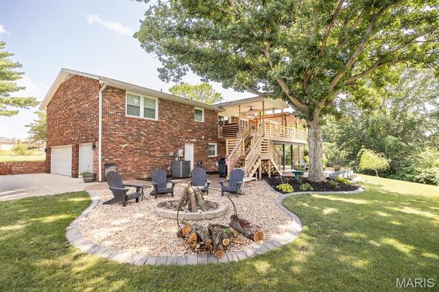 1700 Saint Andrews, O'fallon, IL 62269