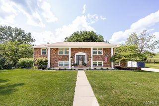 1700 Saint Andrews, O'fallon, IL 62269