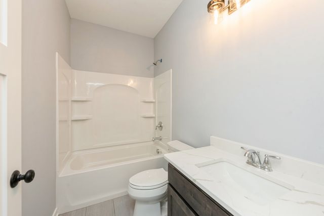 1979 Red Oak Lane, Spring Grove, IL 60081