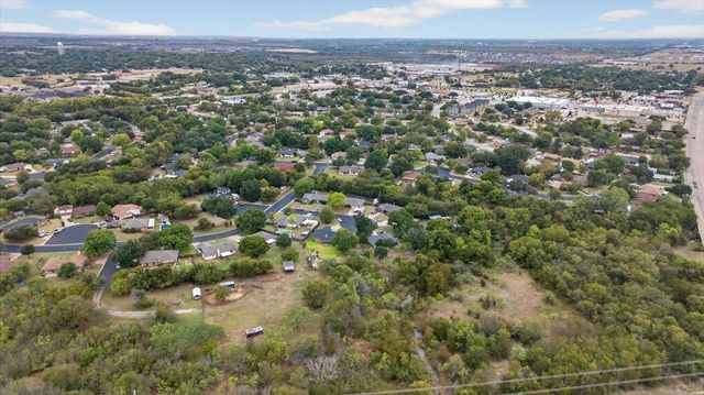 405 Nita Court, Crowley, TX 76036