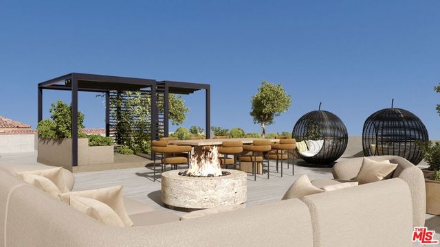 1227 Roberto Lane, Los Angeles, CA 90077