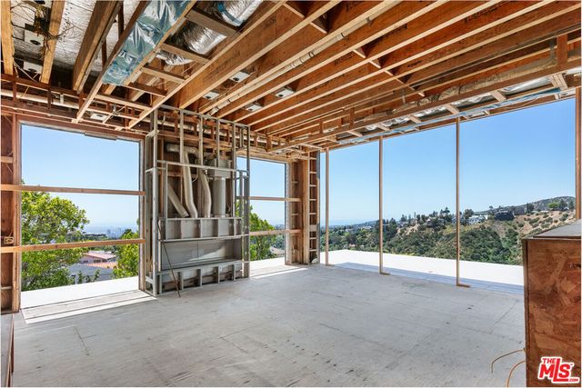 1227 Roberto Lane, Los Angeles, CA 90077