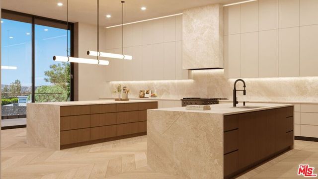 1227 Roberto Lane, Los Angeles, CA 90077