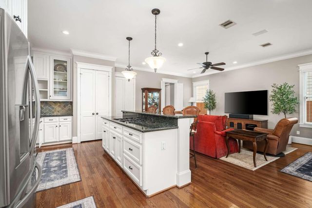 1022 Nicholson Street, Houston, TX 77008