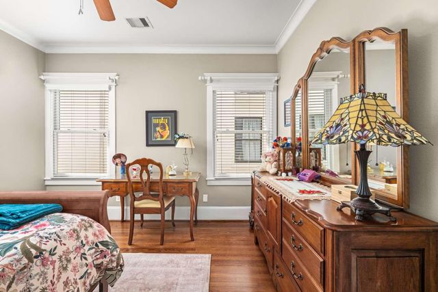 1022 Nicholson Street, Houston, TX 77008