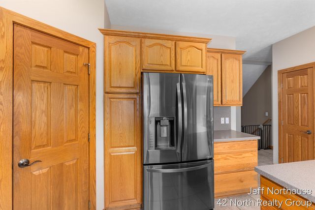 7553 Willow Pointe Drive, Caledonia, MI 49316