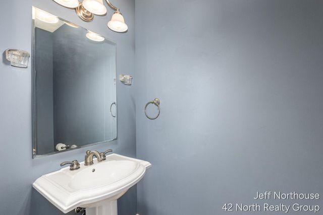 7553 Willow Pointe Drive, Caledonia, MI 49316