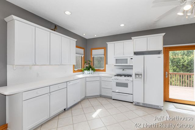7553 Willow Pointe Drive, Caledonia, MI 49316