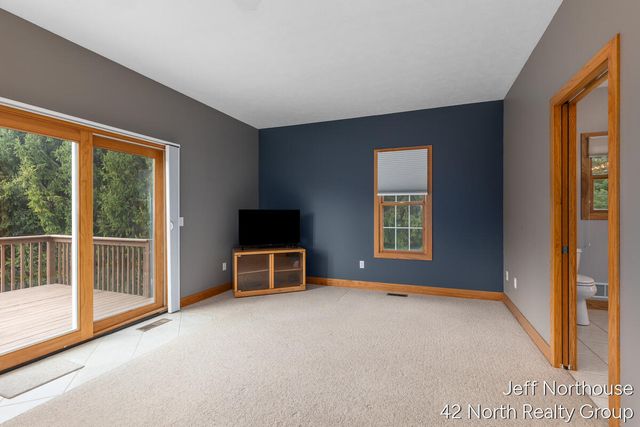 7553 Willow Pointe Drive, Caledonia, MI 49316