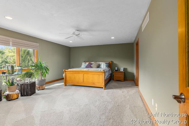 7553 Willow Pointe Drive, Caledonia, MI 49316