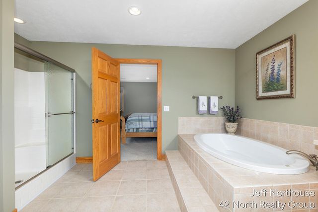 7553 Willow Pointe Drive, Caledonia, MI 49316