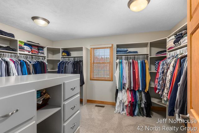 7553 Willow Pointe Drive, Caledonia, MI 49316