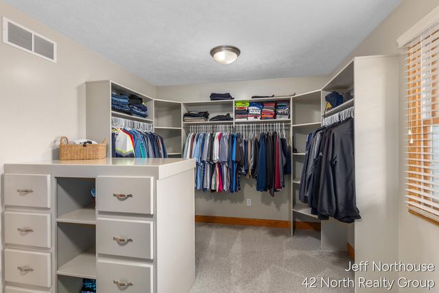 7553 Willow Pointe Drive, Caledonia, MI 49316