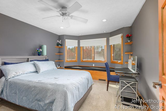 7553 Willow Pointe Drive, Caledonia, MI 49316