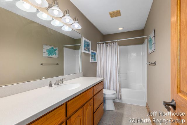 7553 Willow Pointe Drive, Caledonia, MI 49316
