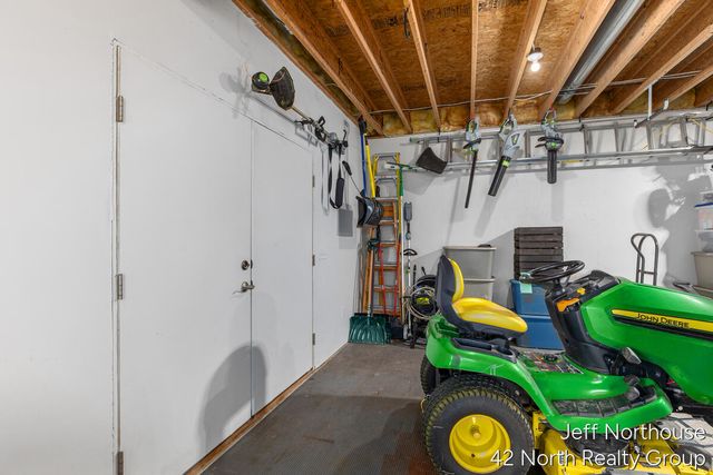 7553 Willow Pointe Drive, Caledonia, MI 49316
