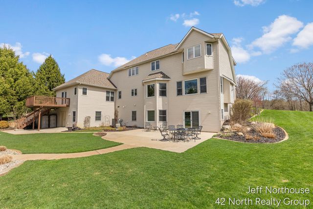 7553 Willow Pointe Drive, Caledonia, MI 49316