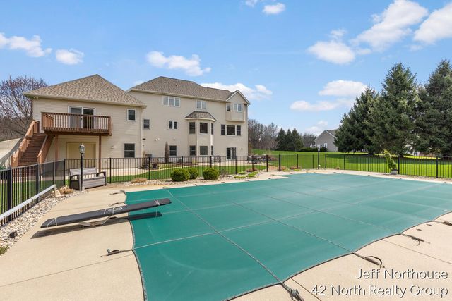 7553 Willow Pointe Drive, Caledonia, MI 49316