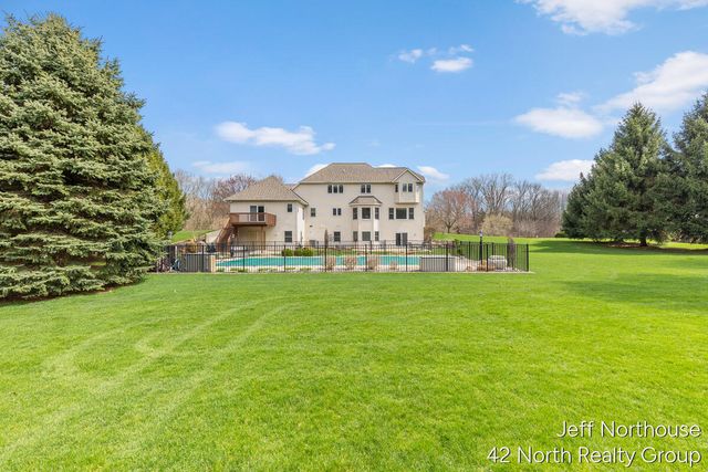 7553 Willow Pointe Drive, Caledonia, MI 49316