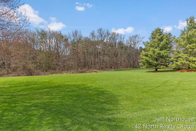 7553 Willow Pointe Drive, Caledonia, MI 49316