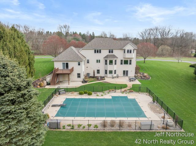 7553 Willow Pointe Drive, Caledonia, MI 49316