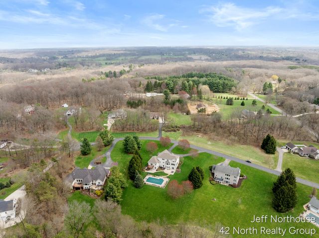 7553 Willow Pointe Drive, Caledonia, MI 49316