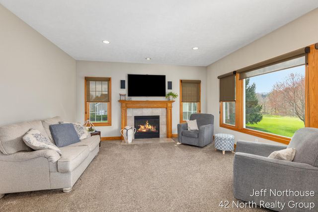 7553 Willow Pointe Drive, Caledonia, MI 49316