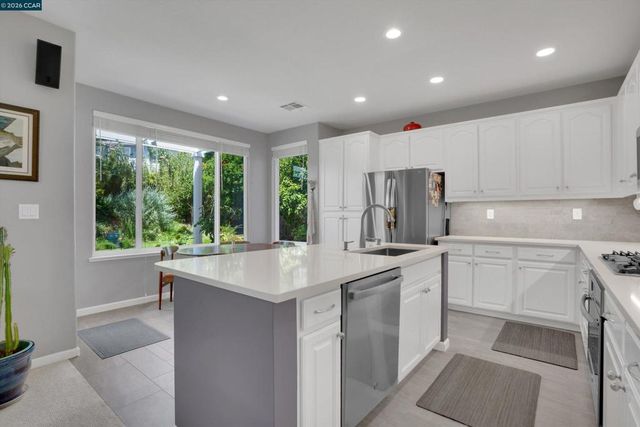 120 Mont St Michel Way, Martinez, CA 94553