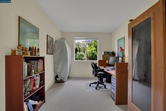 120 Mont St Michel Way, Martinez, CA 94553