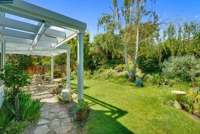 120 Mont St Michel Way, Martinez, CA 94553