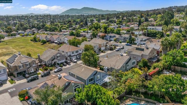 120 Mont St Michel Way, Martinez, CA 94553