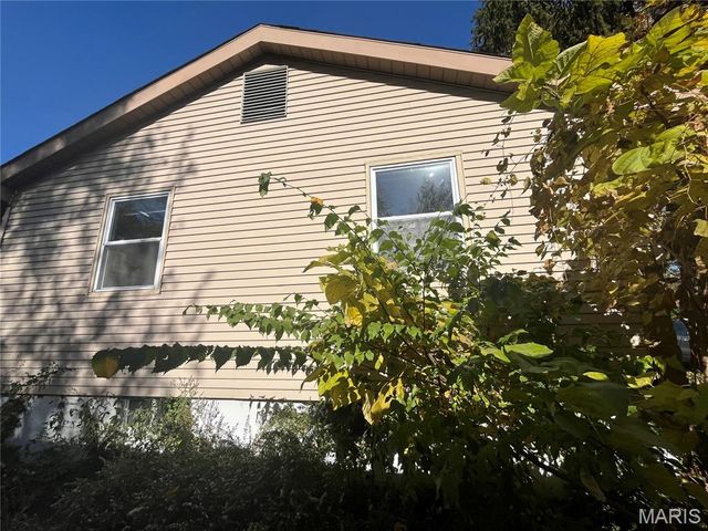 10125 Crown Point Drive, Unincorporated, MO 63136