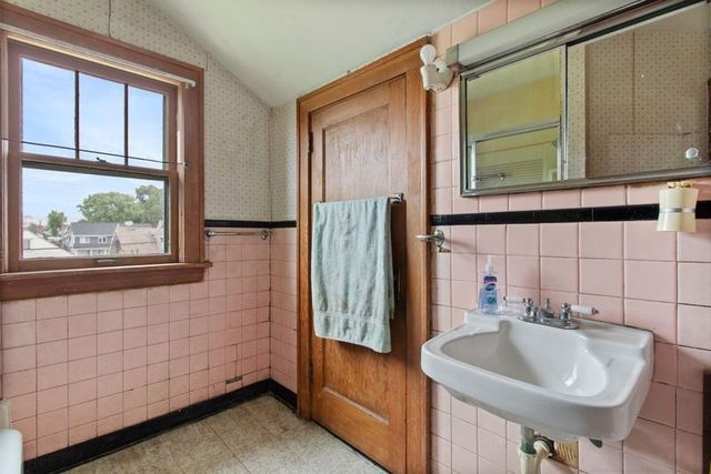 1515 Iglehart Avenue, Saint Paul, MN 55104
