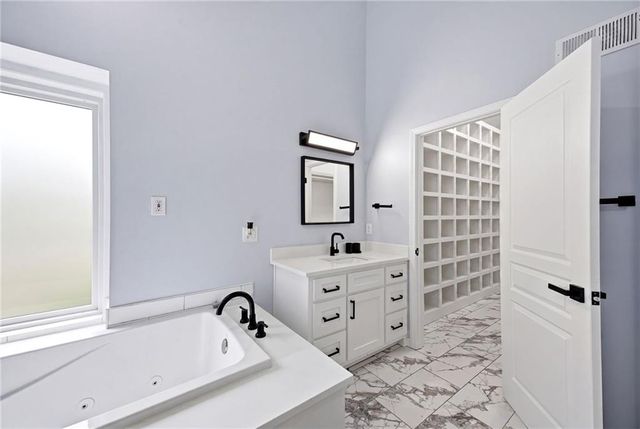 3345 W 143rd Terrace, Overland Park, KS 66224