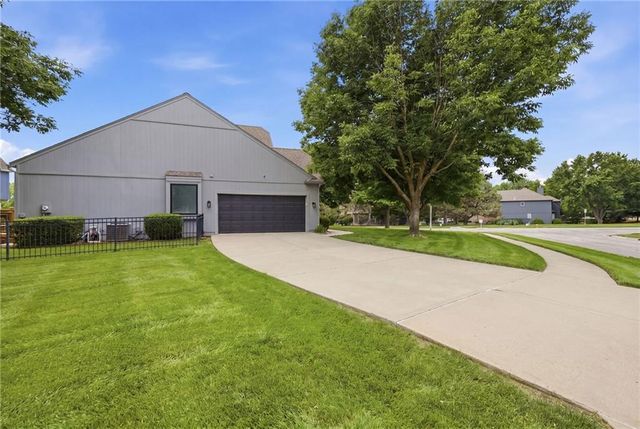3345 W 143rd Terrace, Overland Park, KS 66224