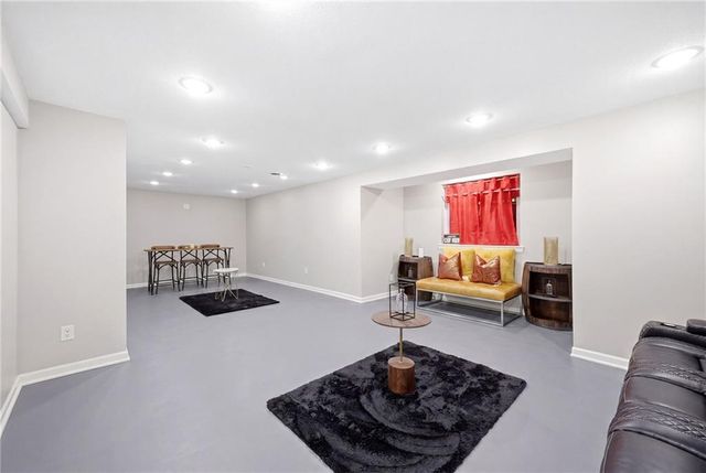 3345 W 143rd Terrace, Overland Park, KS 66224