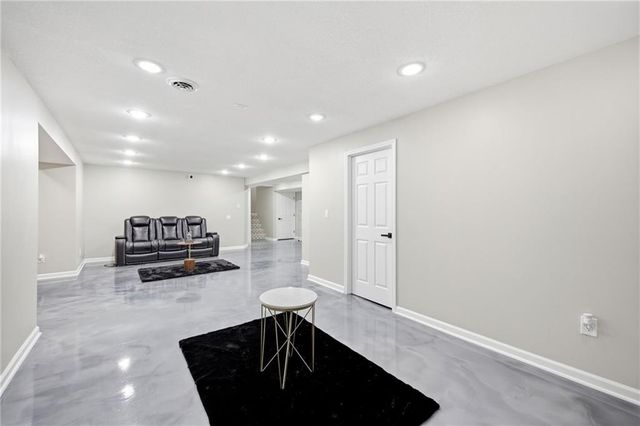 3345 W 143rd Terrace, Overland Park, KS 66224