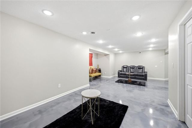 3345 W 143rd Terrace, Overland Park, KS 66224