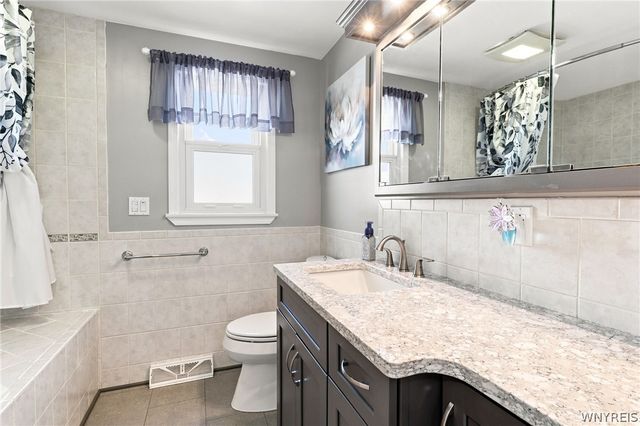 7 Jeffrey Drive, Cheektowaga, NY 14043