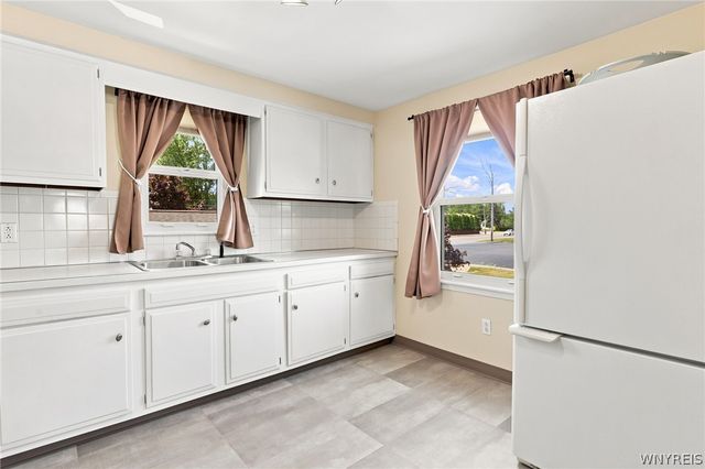 7 Jeffrey Drive, Cheektowaga, NY 14043