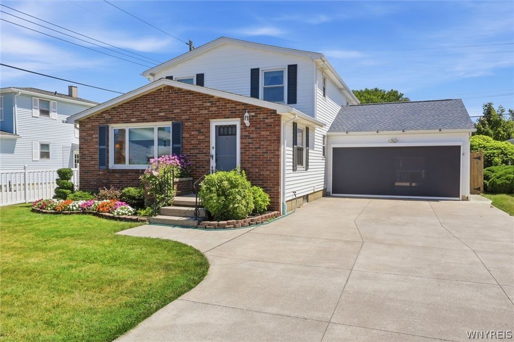 7 Jeffrey Drive, Cheektowaga, NY 14043