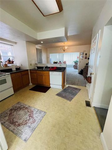 4926 W Florissant Avenue, St Louis, MO 63115