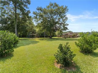 2005 LEGACY Loop, Pineville, LA 71360