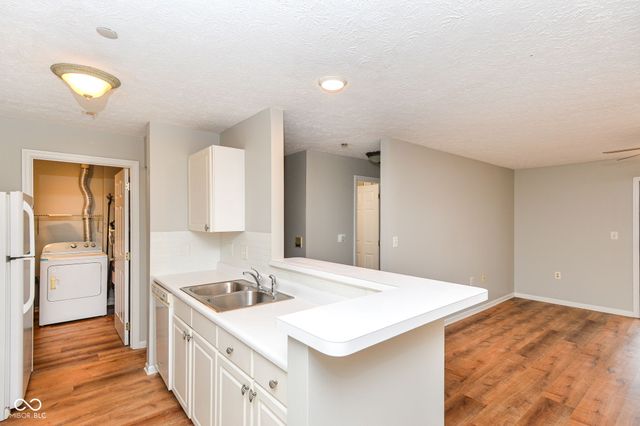 8820 Yardley Court 205, Indianapolis, IN 46268