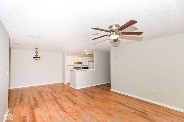 8820 Yardley Court 205, Indianapolis, IN 46268