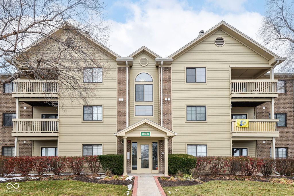 8820 Yardley Court 205, Indianapolis, IN 46268