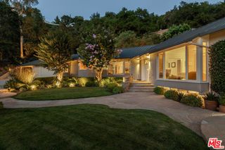 3818 Hollyline Avenue, Sherman Oaks, CA 91423