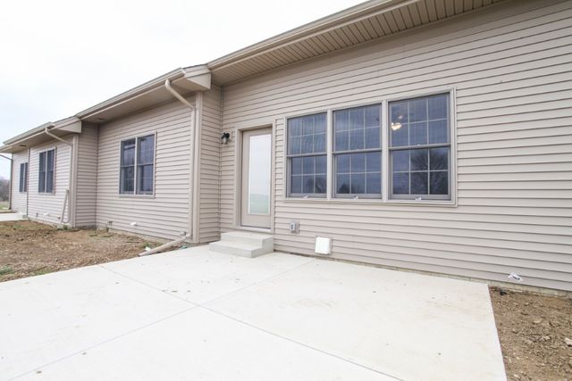 3 St. Ivans Circle, Bloomington, IL 61705